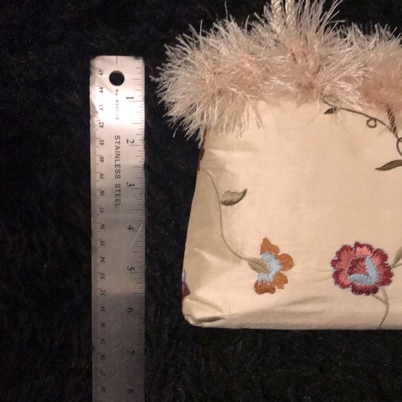 Silk Embroidered Bridal Handmade handbag - Picture 5 of 5